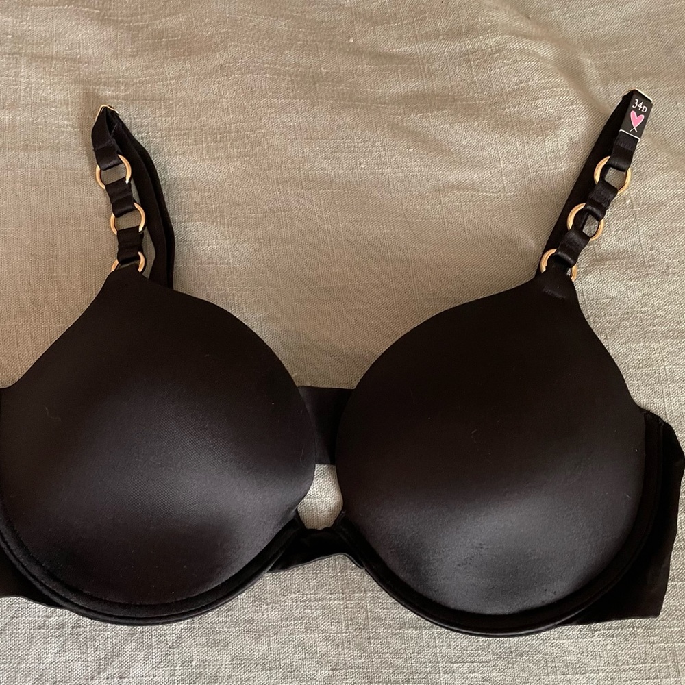 NWT Victoria’s Secret Black Chain Very Sexy Push-up Bra